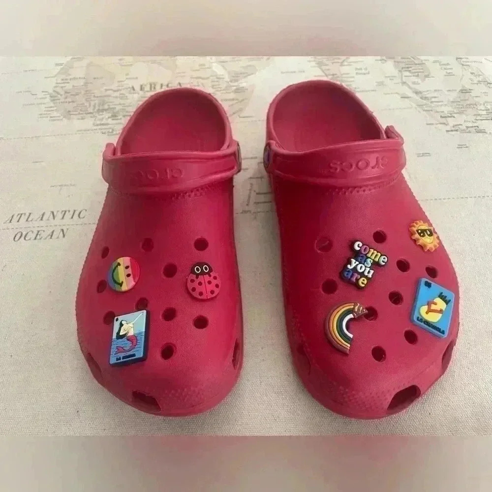 Crocs Classic Clog Varsity Red
W/Jibbits - Picture 2 of 9